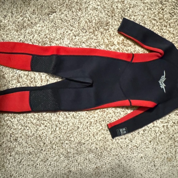 Seaskin child’s size 2 unisex wetsuit - Picture 3 of 4